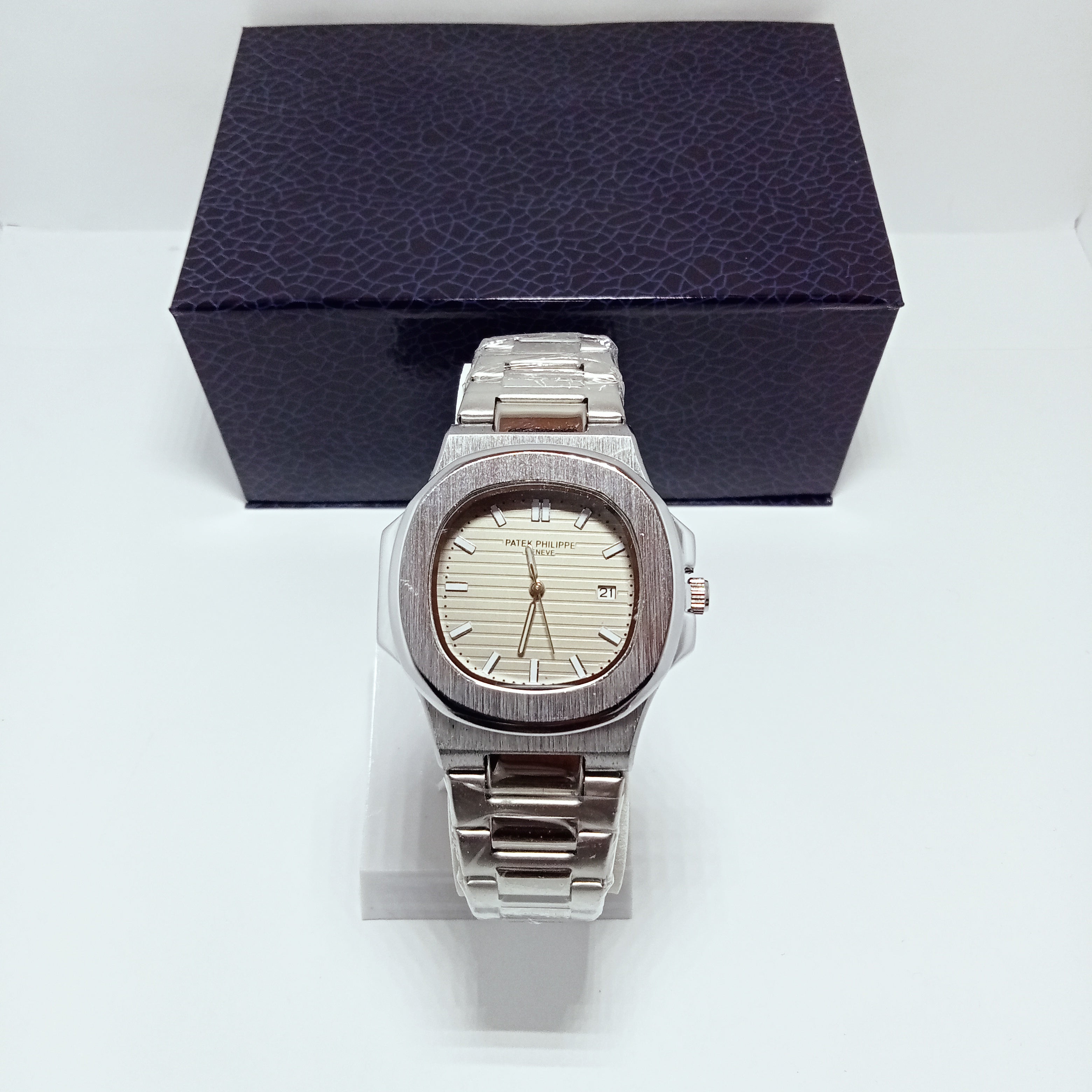 Patek Philippe Elegant Silver – White Dial Watch.