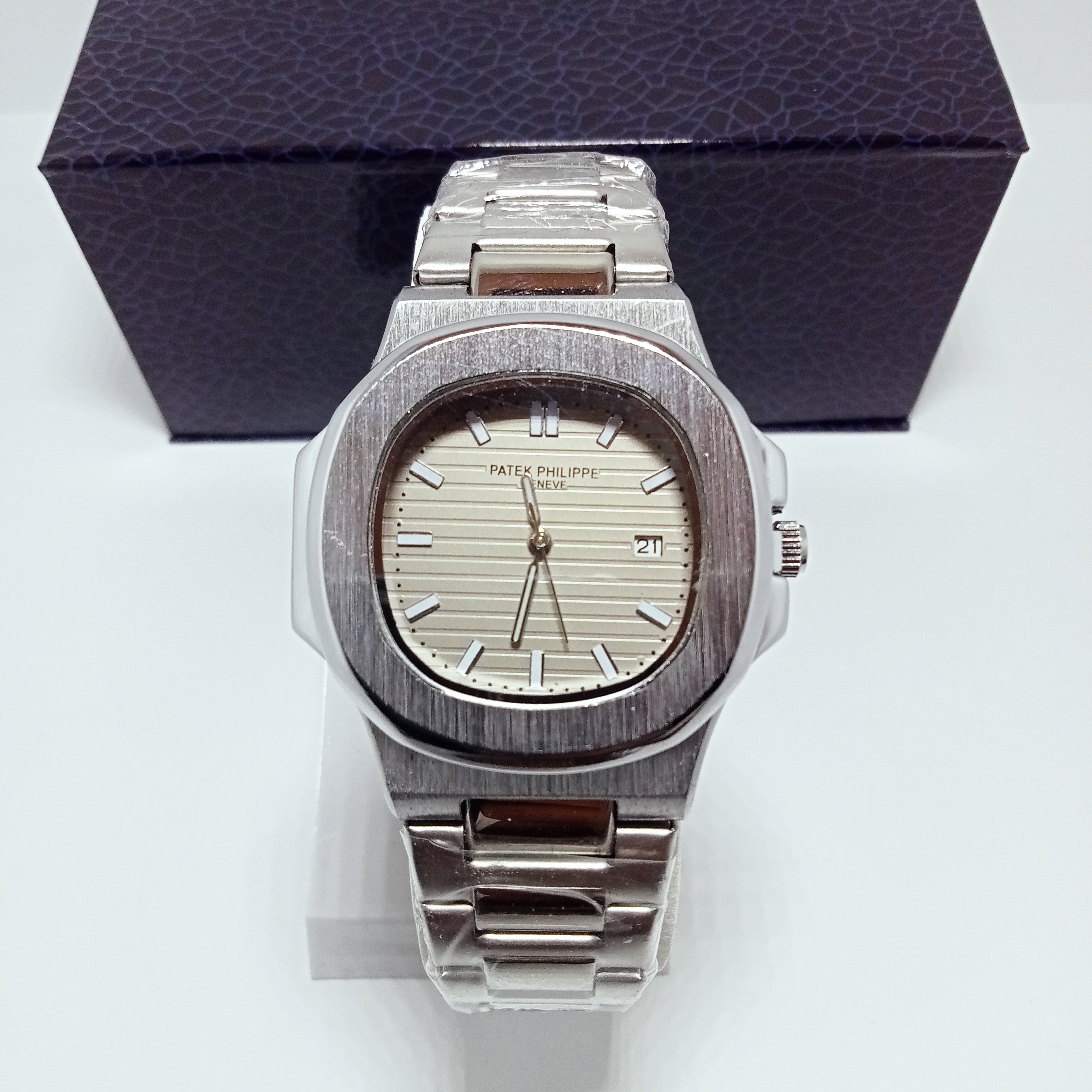 Patek Philippe Elegant Silver – White Dial Watch.
